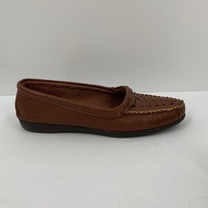 Minnetonka Moccasin brown leather shoe flat woven comfort USA slip-on women 10